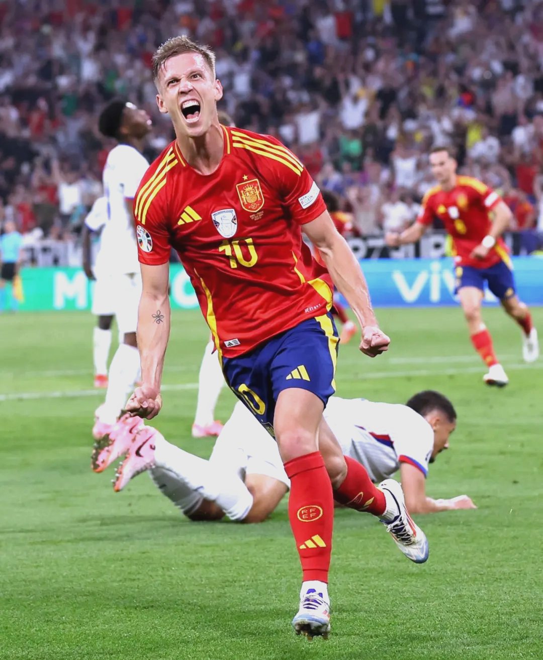 俄罗斯队连续击败对手,晋级欧洲国家杯半决赛的简单介绍 俄罗斯队连续击败对手,晋级欧洲国家杯半决赛的简单介绍