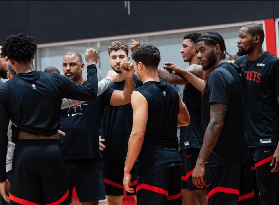 关于火箭队核心受伤，球队展开阵容调整，备战季后赛的信息