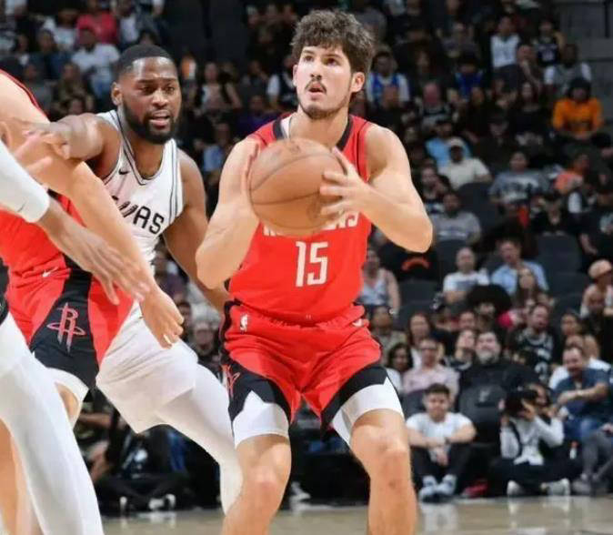 关于火箭队核心受伤，球队展开阵容调整，备战季后赛的信息