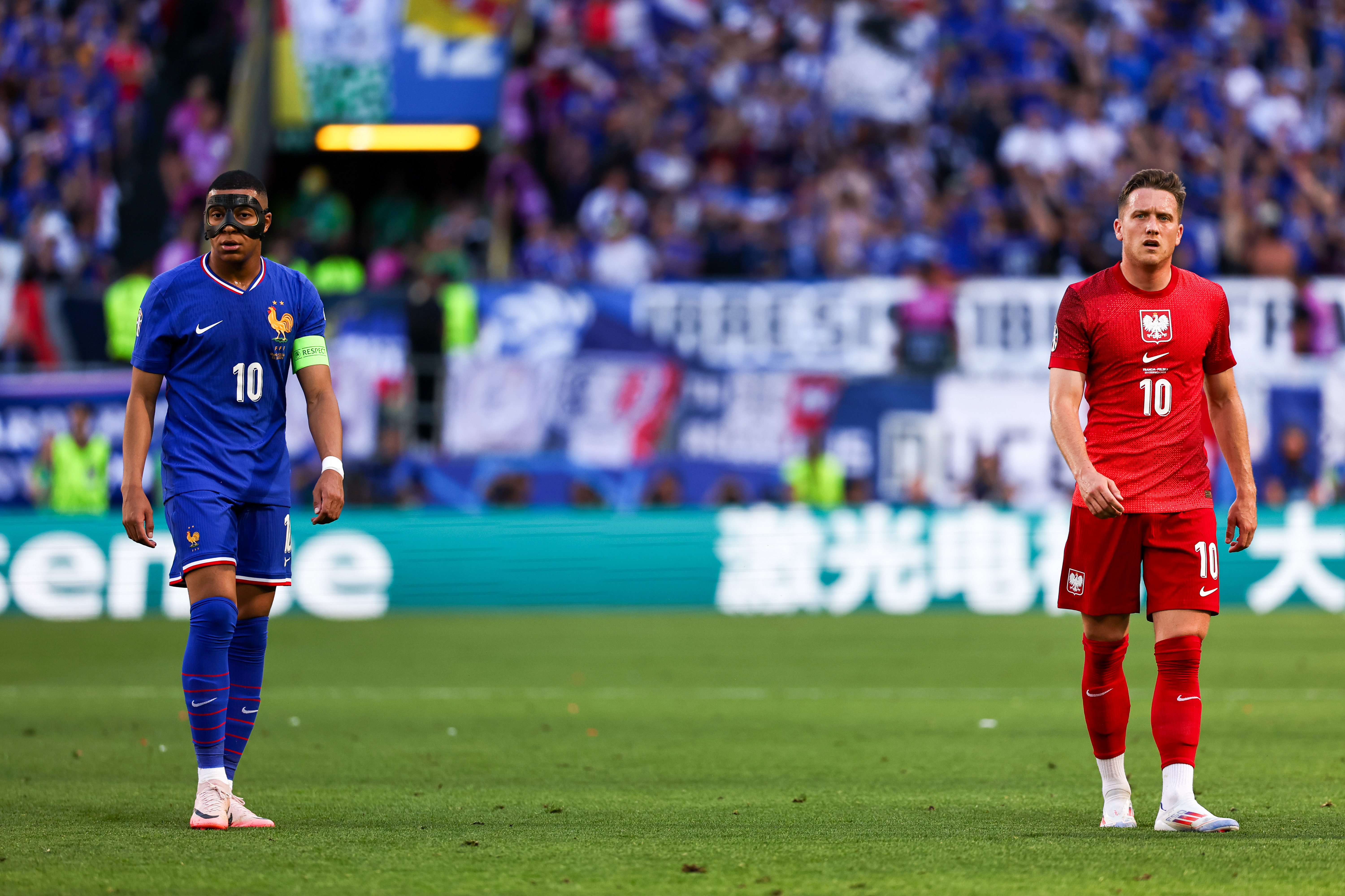 波兰逆转阿尔巴尼亚继续不败的简单介绍