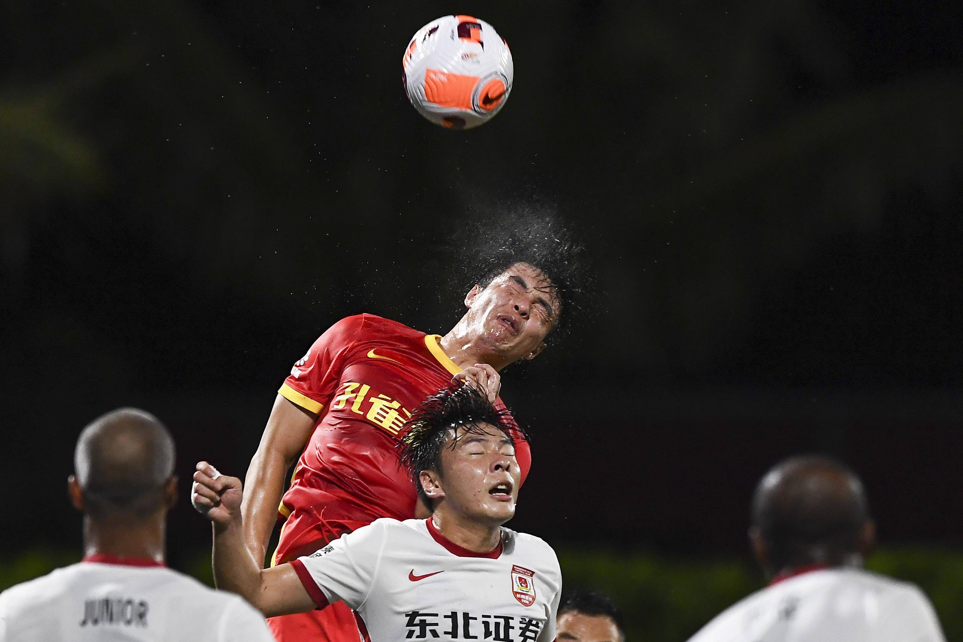 河北足球比赛夺魁,球迷沸腾的简单介绍 河北足球比赛夺魁,球迷沸腾的简单介绍