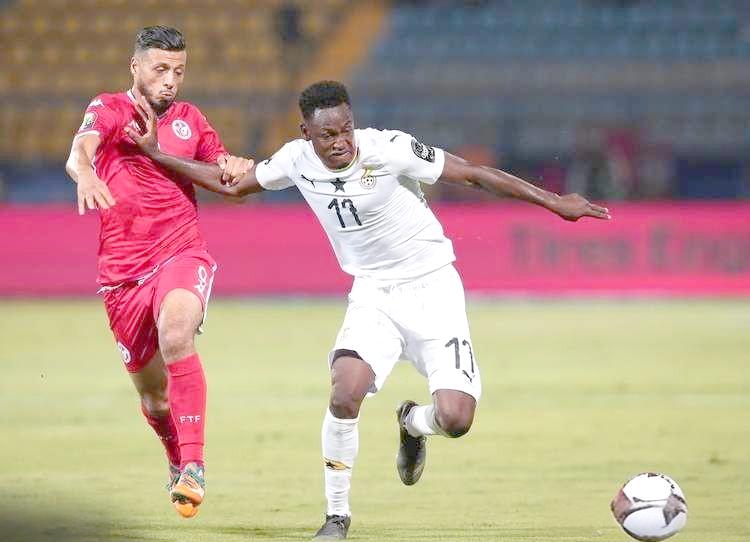 关于雷丁中后卫表现稳健,在场上展现强大实力的信息 关于雷丁中后卫表现稳健,在场上展现强大实力的信息