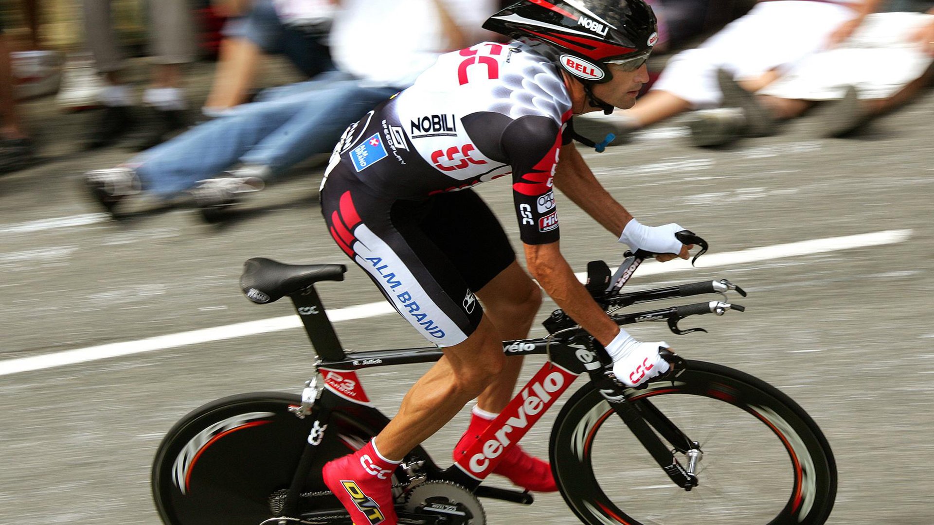 欧冠半决赛之夜,霍勒迪关键节点连续得分,铸就传奇时刻